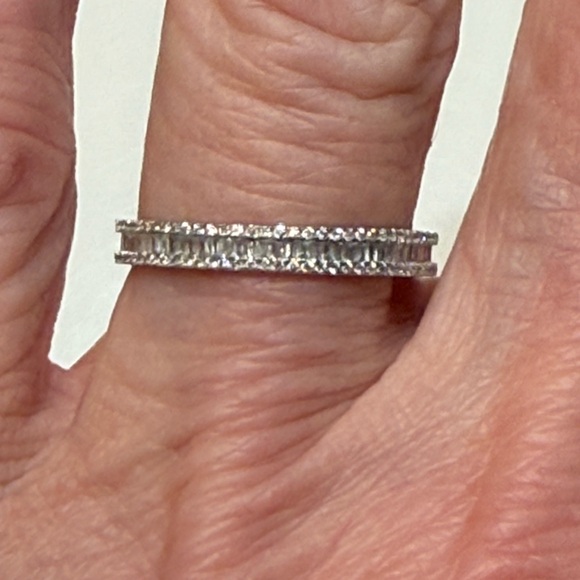 Stunning 14k white gold diamond eternity band ring - Picture 2 of 12